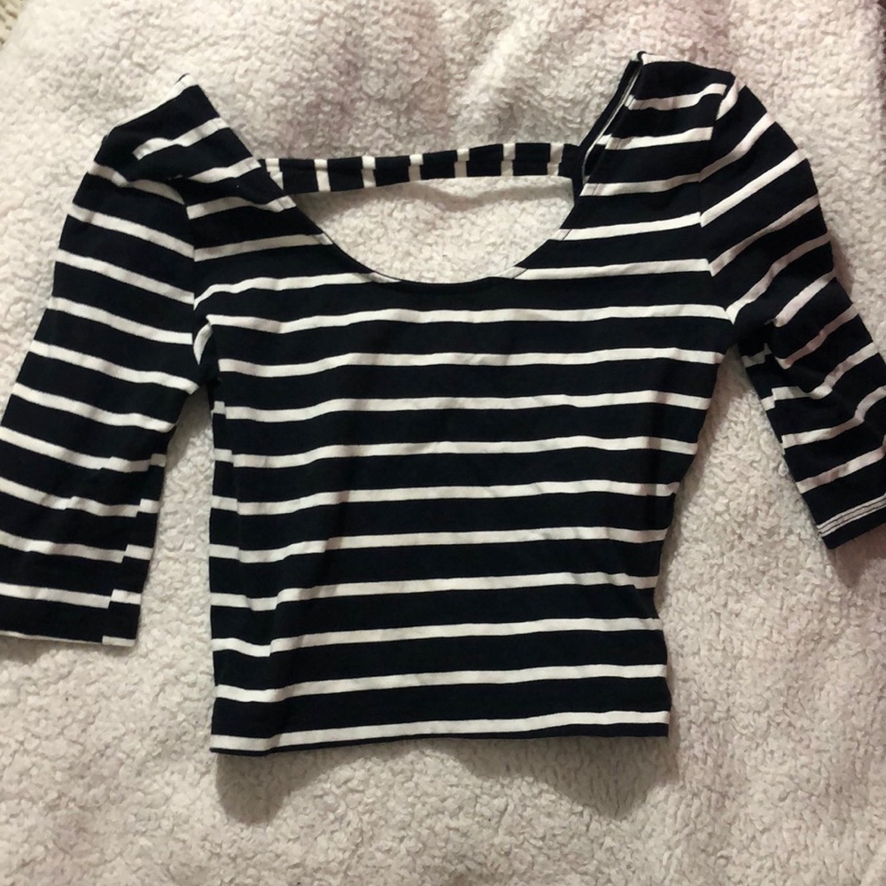 Cropped tee